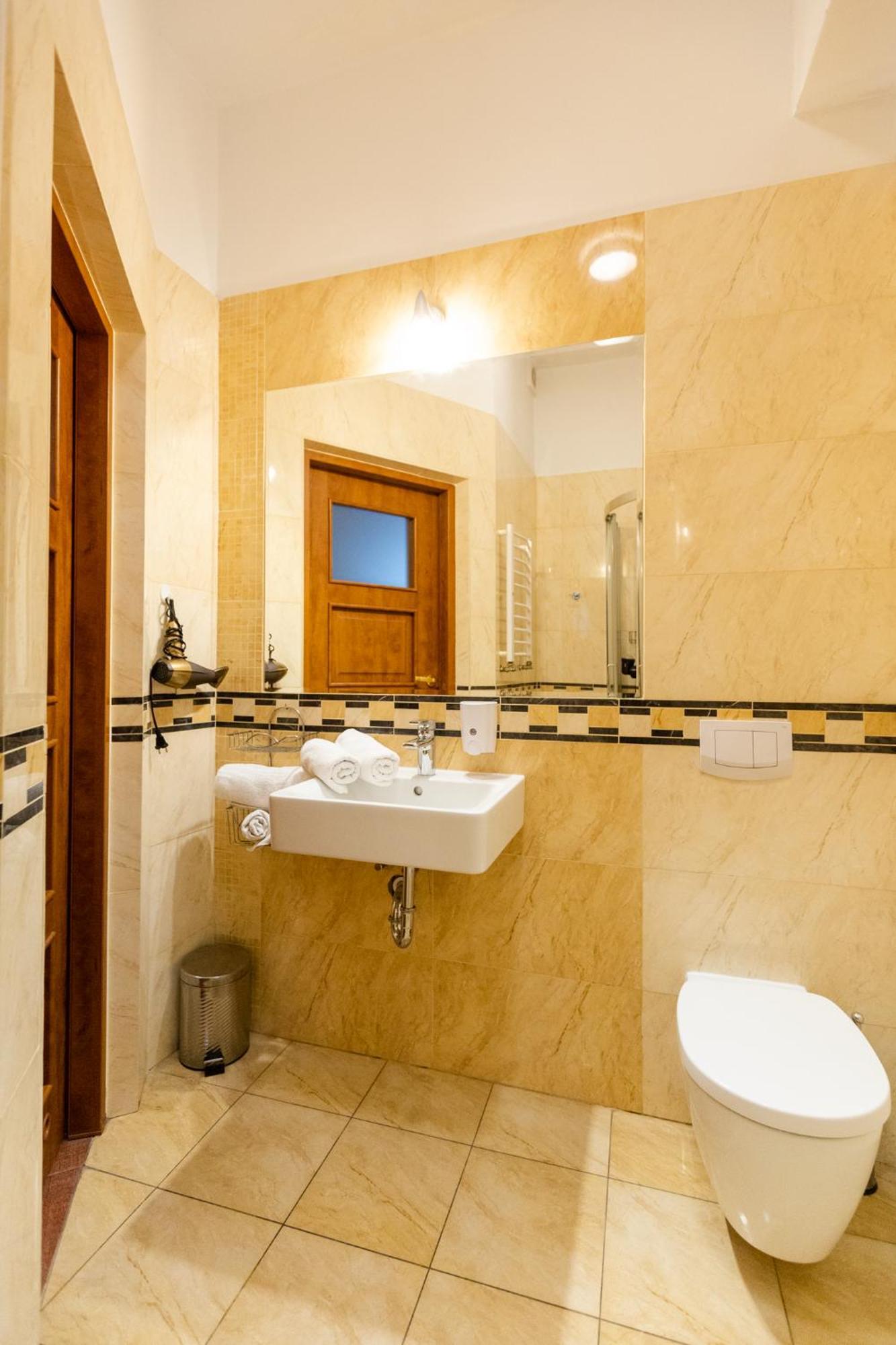 Od Kuchni - Apartamenty Lublin Bagian luar foto